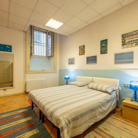 Cozy Corner In Center *