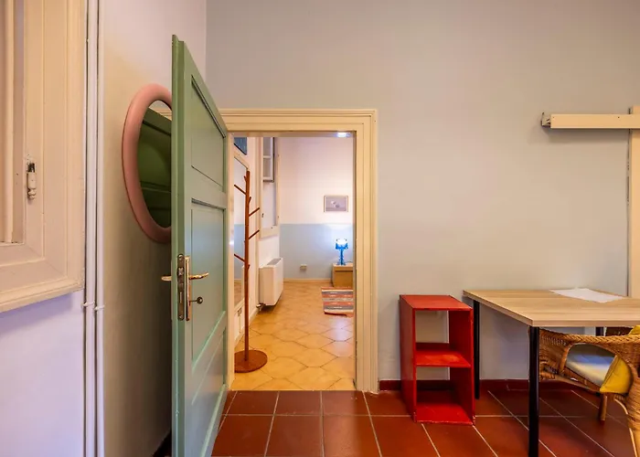 Cozy Corner In Center *